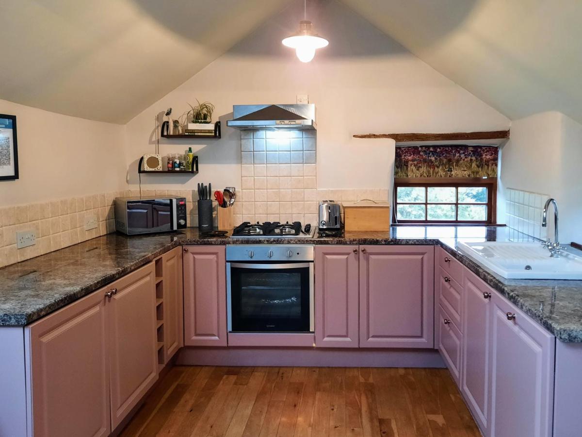 Cosy Barn On Rural Smallholding With Alpacas, Goats & Pigs Stithians 외부 사진