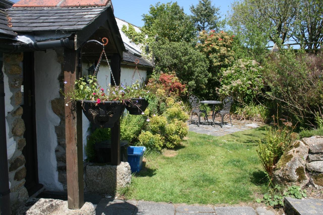 Cosy Barn On Rural Smallholding With Alpacas, Goats & Pigs Stithians 외부 사진